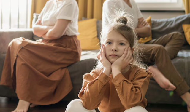 Scheiding en kleine kinderen: hoe om te gaan met emoties en veranderingen