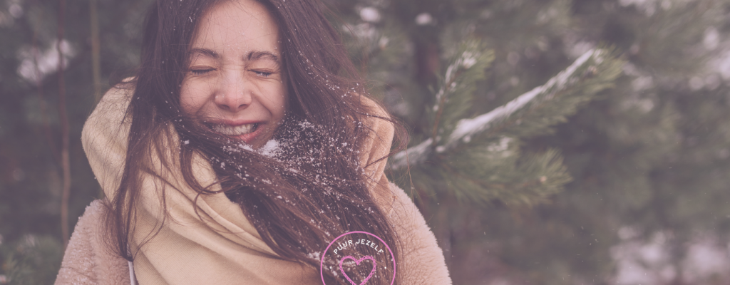 Kopie van Lila en Donkergroen Eenvoudig Levendig Minimalistische Stijl Product Catalogus Website